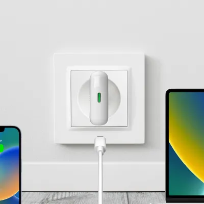 PURO - Cestovný adaptér Slim Pro USB-C, GaN, 30 W, PD, biela