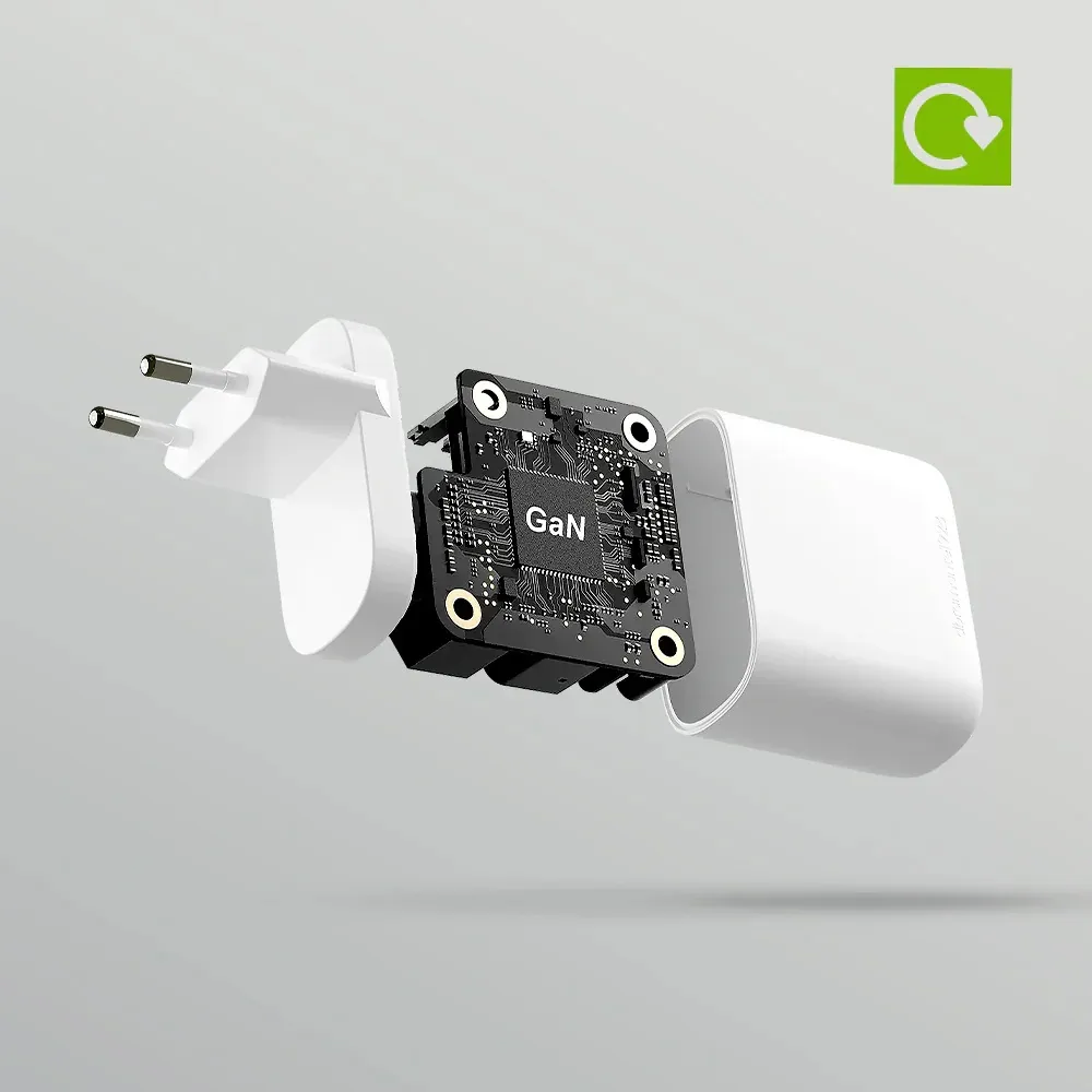dbramante1928 - Cestovný adaptér re-charge GaN 2x USB-C/USB-A, 140 W/100 W/18 W, biela